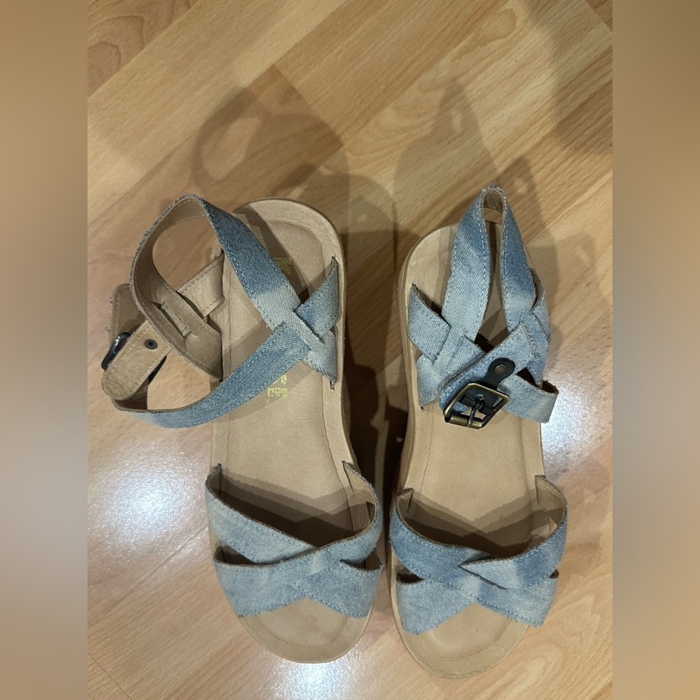 New Kork Ease platform sandal in size 8